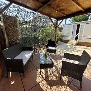 Mobil 2 à 4 Personnes Camping1* Les Arbouses Hébergement de vacances Le Castellet (Var)